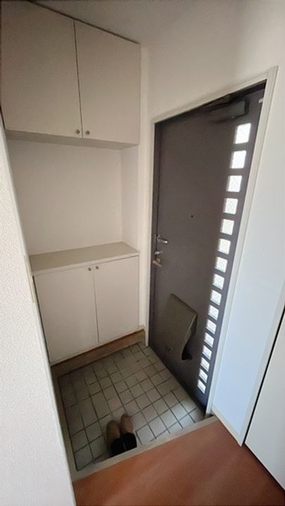 ドミール津高 Aの玄関