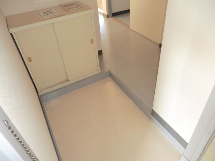 コーポ秋仙1号棟の玄関