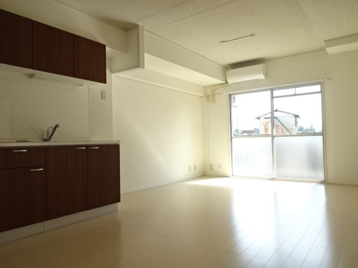 CASA MG-1の居間