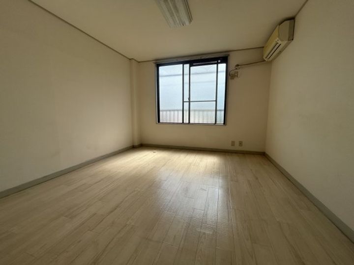 エスポワール愛幸の居間