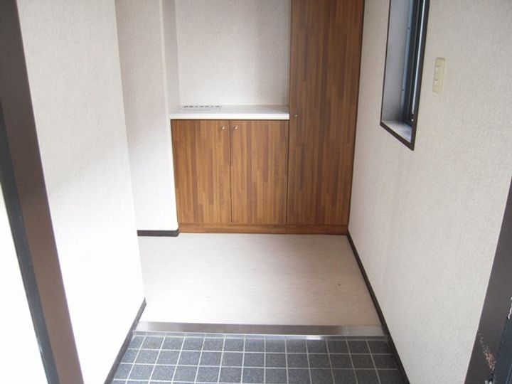 プランドール加古川の玄関