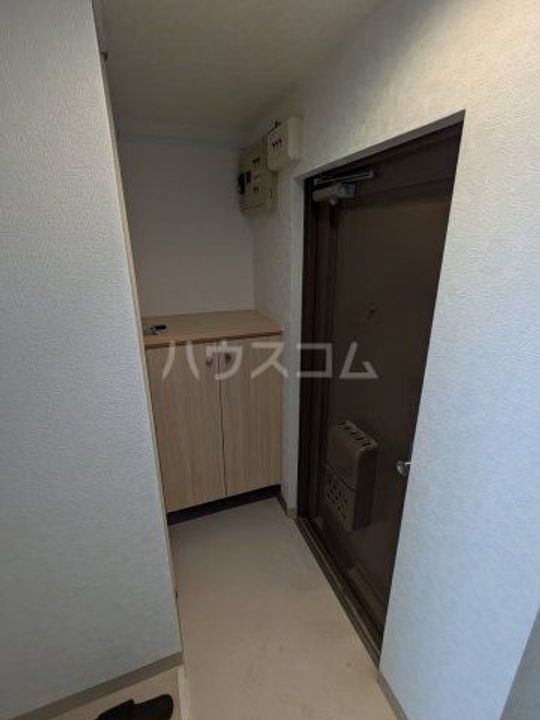 三和マンションの玄関