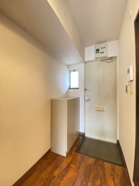 ジュネスシャトルの玄関