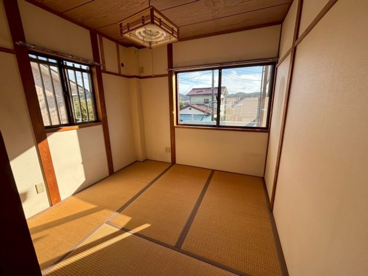 中屋ビルの居間