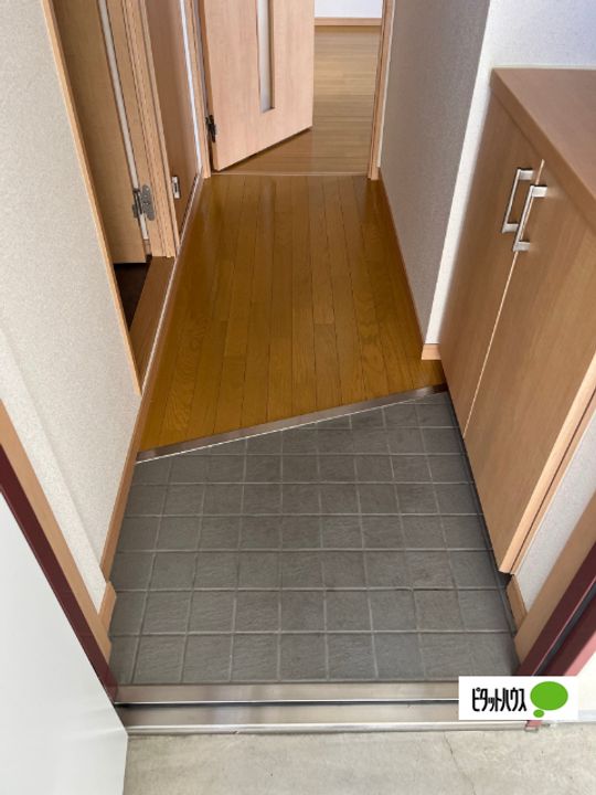 ライフアドバンスの玄関