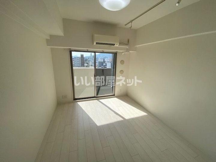 兵庫県神戸市灘区鹿ノ下通3(マンション)の賃貸物件の居間