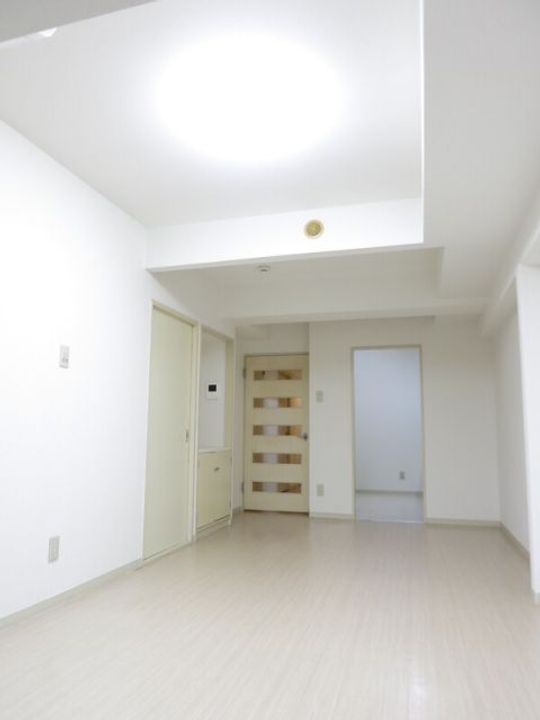 CASSIA保土ヶ谷の居間