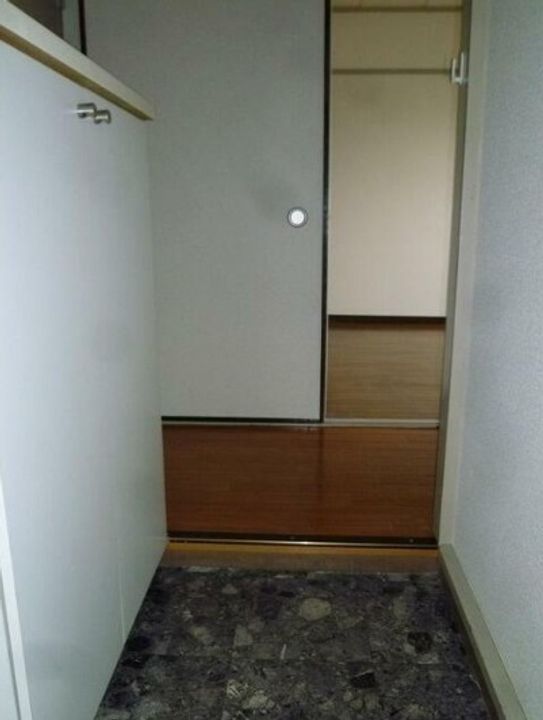 塚越パークハイツの玄関