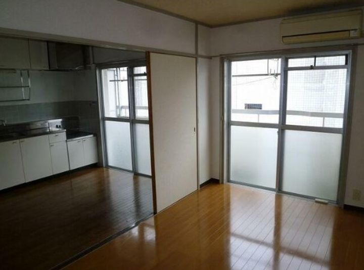 塚越パークハイツの居間