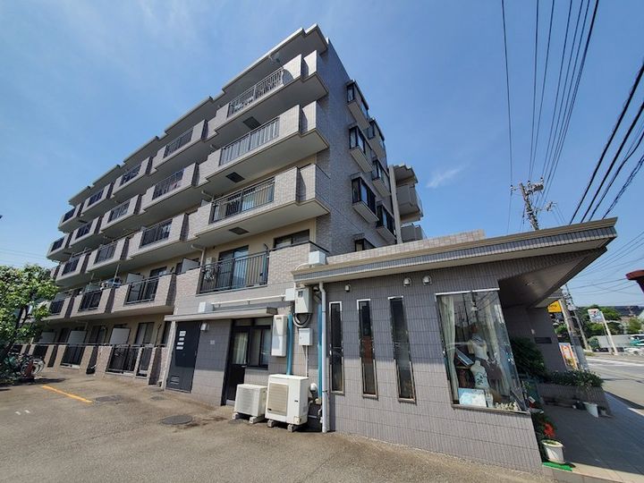 グランドステータスコヅカの外観