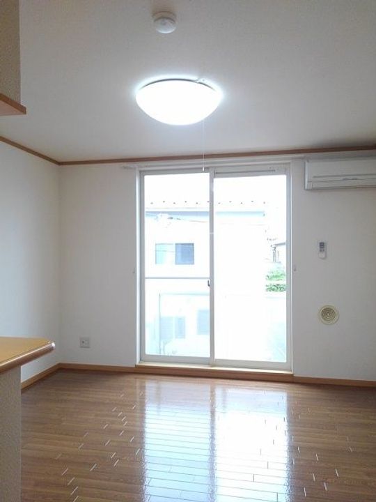 福島県福島市宮代字日影(アパート)の賃貸物件の居間