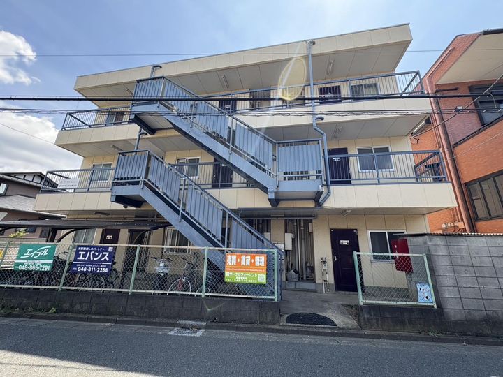 西沢マンションの外観