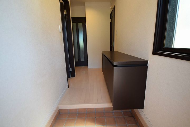 神奈川県藤沢市鵠沼藤が谷3(一戸建)の賃貸物件の玄関