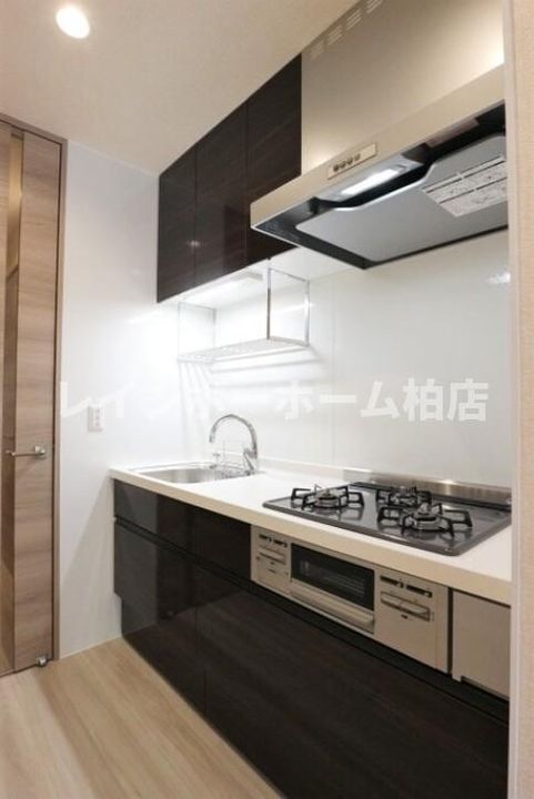 千葉県柏市中十余二(マンション)の賃貸物件のキッチン