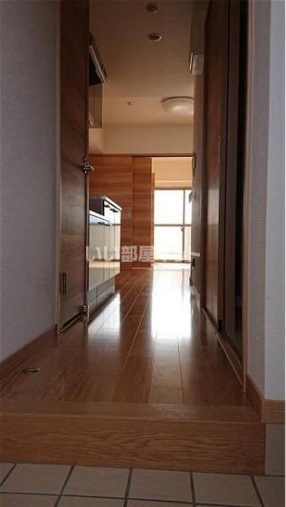 ソラテリエ春木の玄関