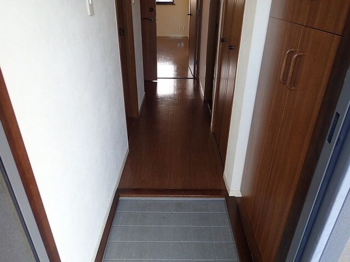 セピアガーデンハイツの玄関