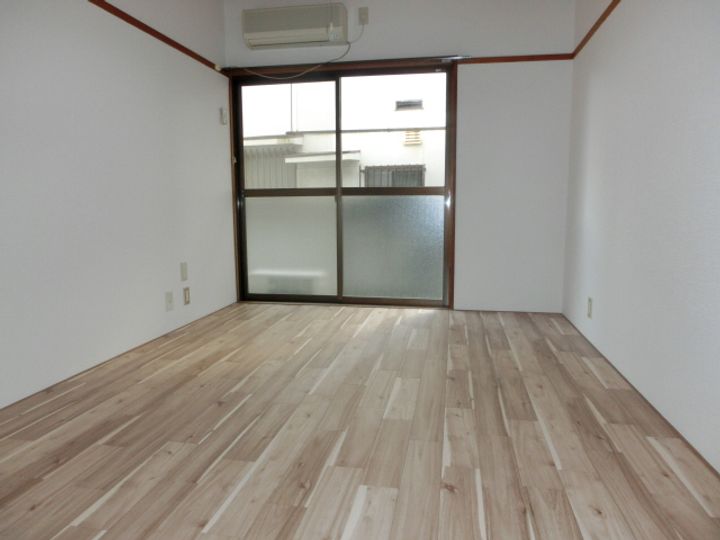 兵庫県姫路市伊伝居(アパート)の賃貸物件の居間