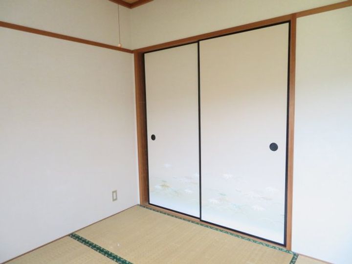 ベルシャイン柏原の内装