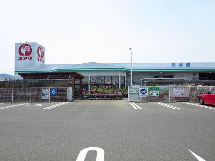 キャトル・スール Mの周辺