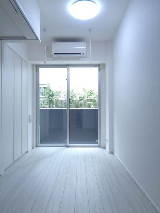 東京都豊島区池袋本町2の賃貸マンションの居間