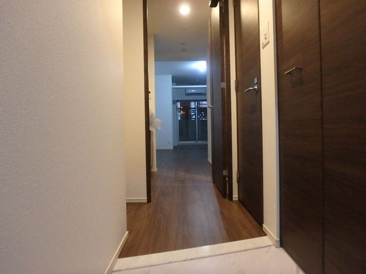 大阪府大阪市中央区常盤町2丁目の賃貸マンションの玄関
