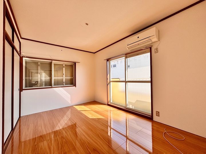 ドミール小山の居間