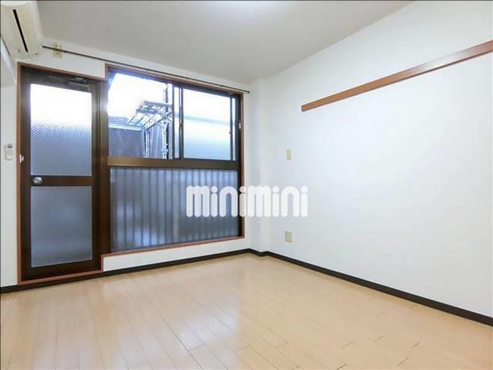 フラワーハイツの居間