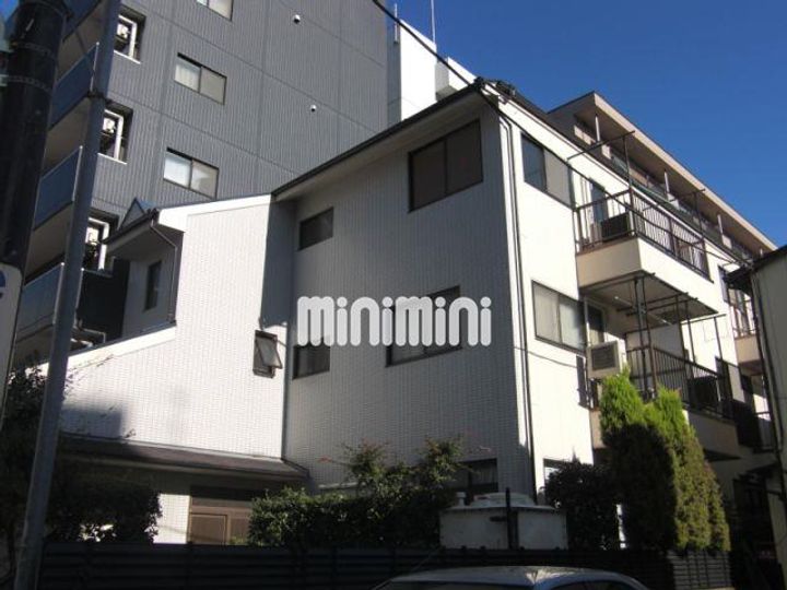 フラワーハイツの外観