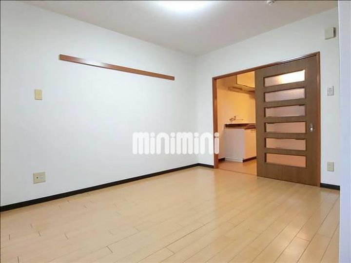 フラワーハイツの居間