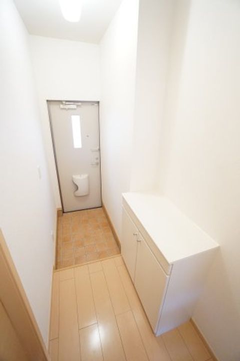 グリーンヒル小出Fの玄関