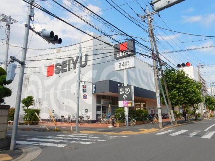 カリーナの周辺