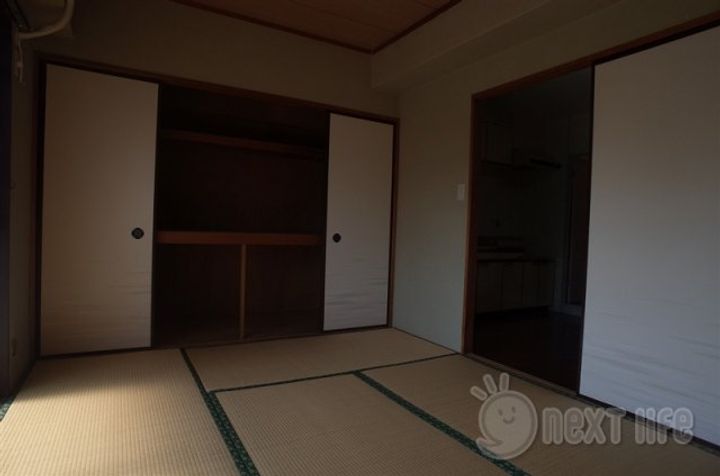 グリーンハイツ平安の居間