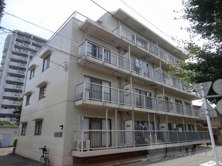 グリーンハイツ平安の外観