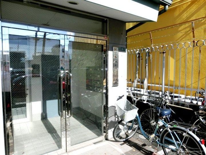 ドエルハーモニーB棟の地図