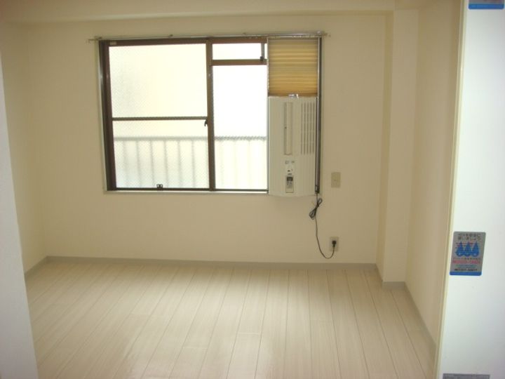 大阪府大阪市平野区長吉出戸7(マンション)の賃貸物件の居間