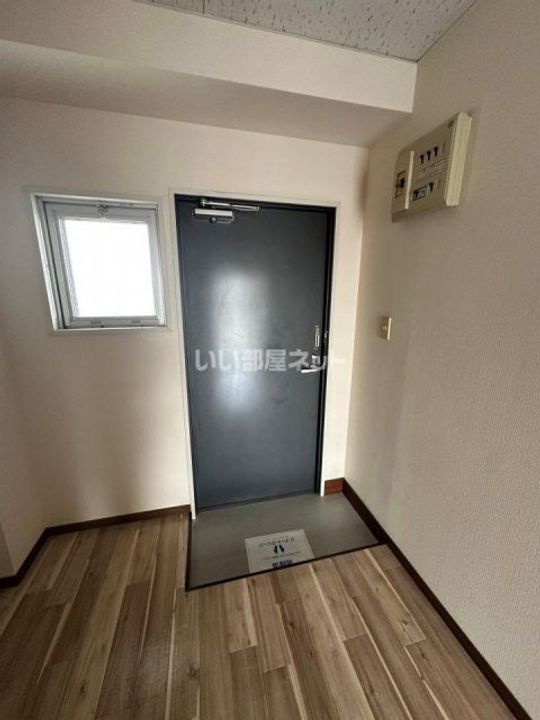 辻本ビルの玄関