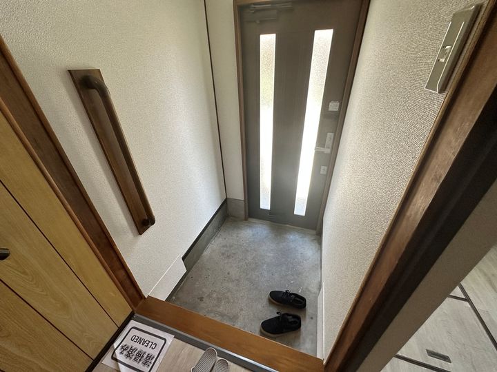 大阪府寝屋川市上神田2(一戸建)の賃貸物件の玄関