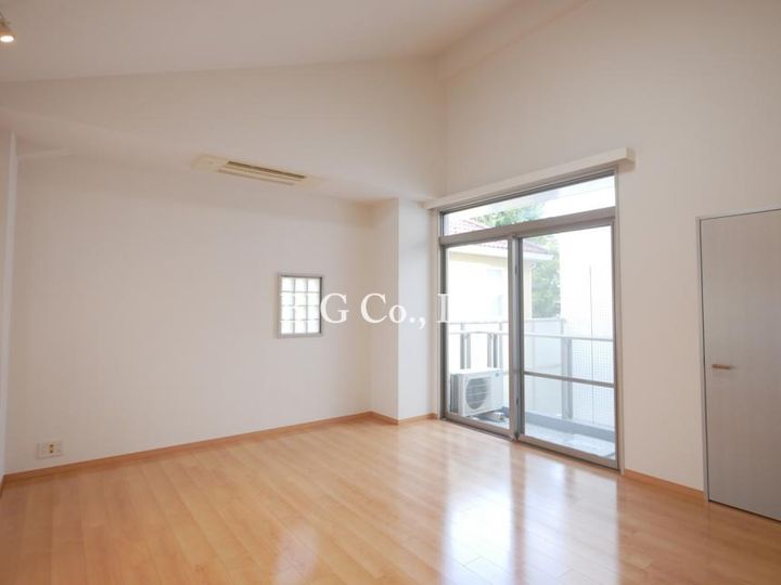 フレッグ目黒平町の居間