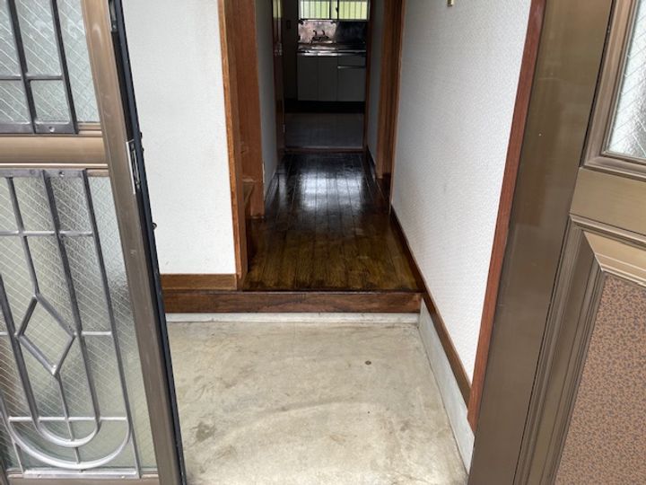 神奈川県中郡二宮町富士見が丘2(一戸建)の賃貸物件の玄関