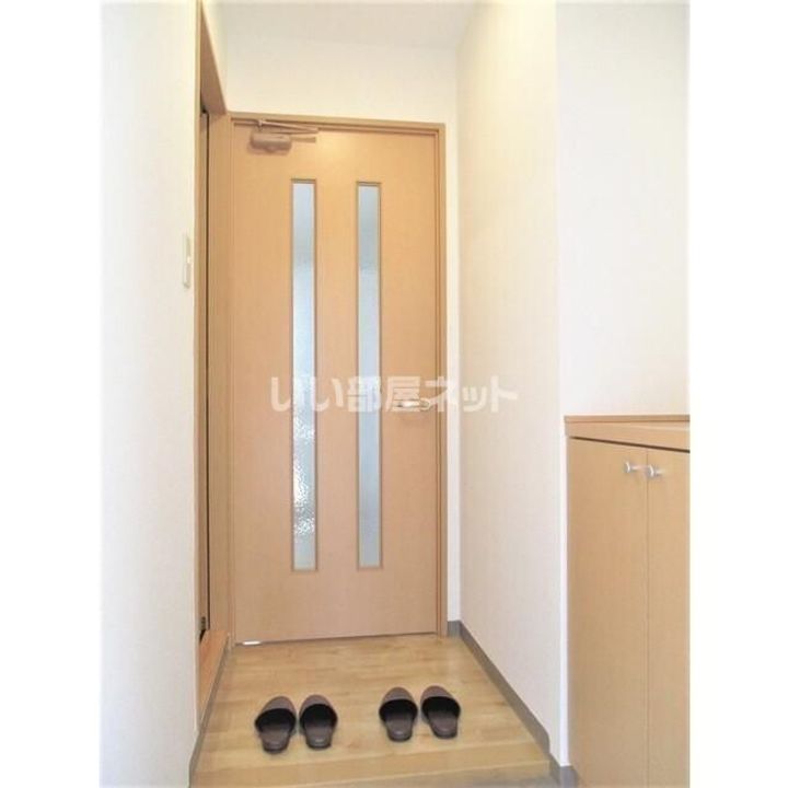 シャトレー六番館の玄関