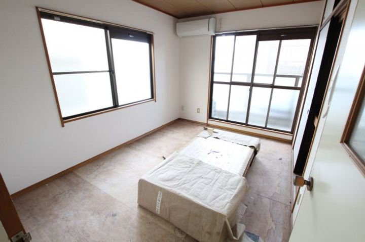 川島第3ビルの居間