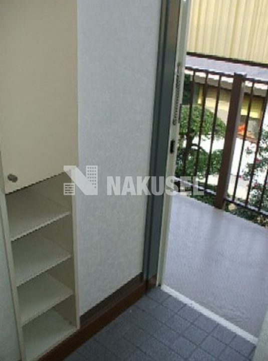 プラチナコート五本木の玄関