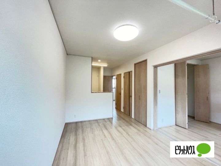 villa KAKIHI 宮ノ上Aの居間