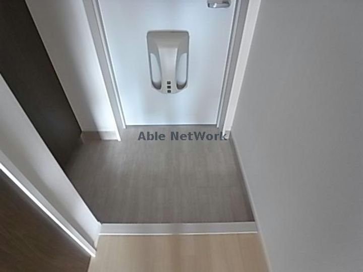 岐阜県岐阜市西中島5の賃貸アパートの玄関