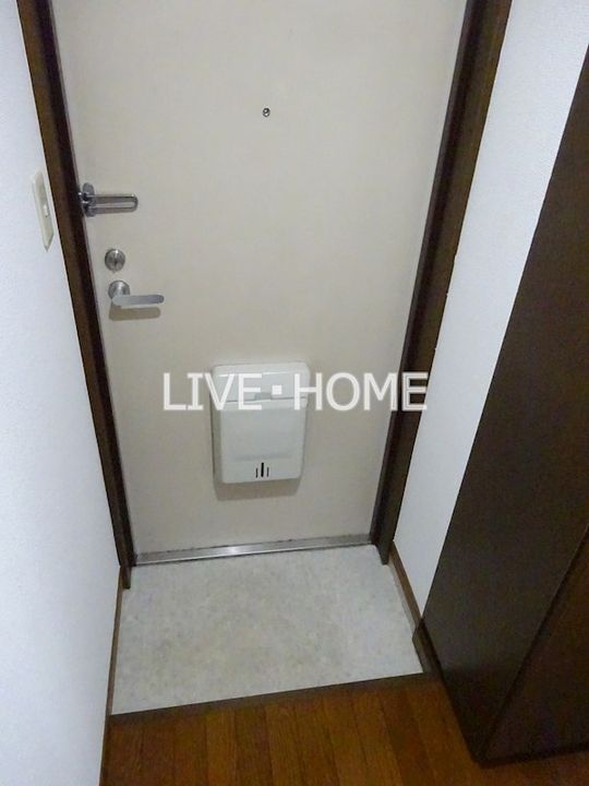 東京都渋谷区本町3(マンション)の賃貸物件の玄関