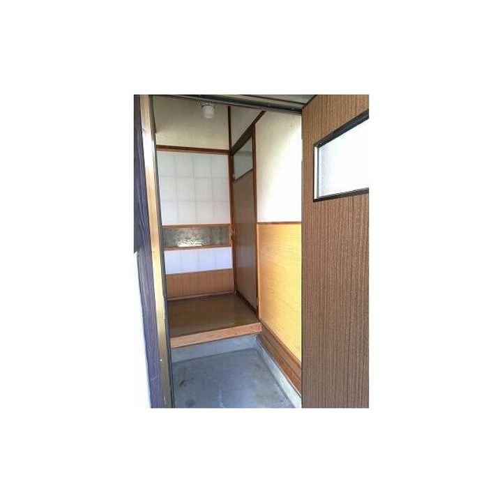 神奈川県小田原市曽比(一戸建)の賃貸物件の玄関