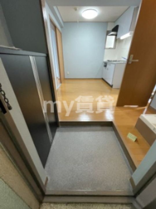 タナカハイツの玄関