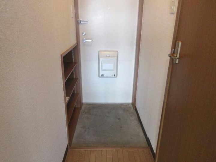 ラ・ポレール虹の玄関