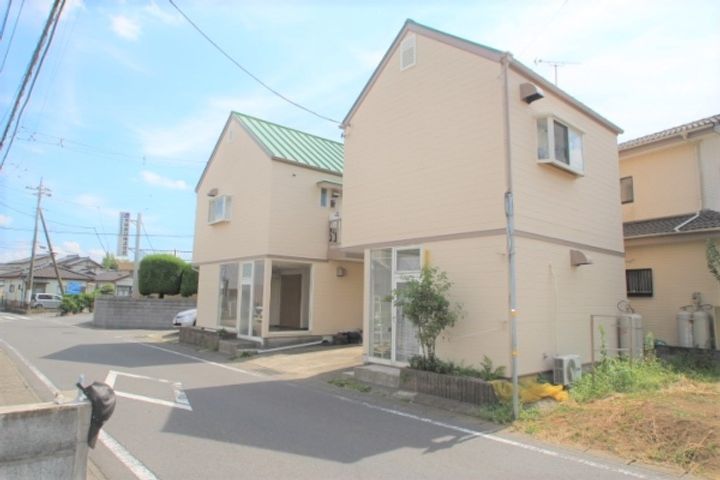 エリーハウス A棟の外観
