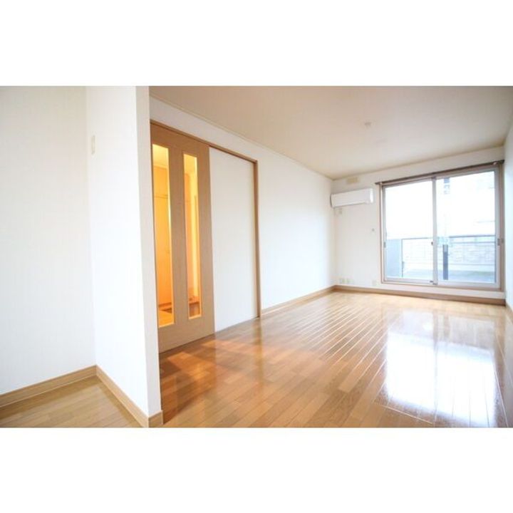 群馬県高崎市貝沢町(アパート)の賃貸物件の居間